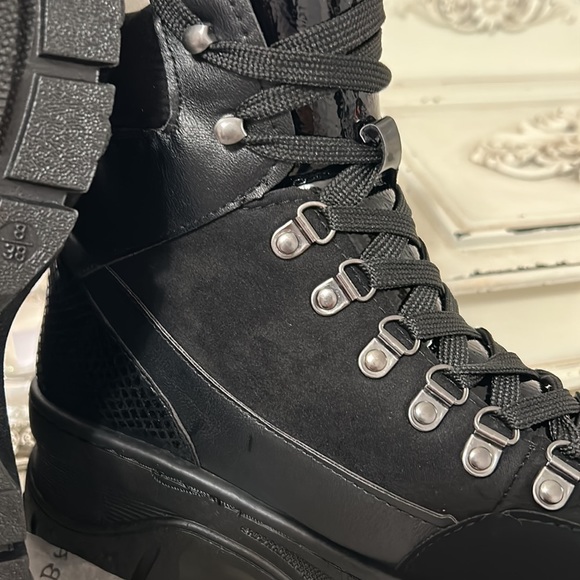 Woman’s Bamboo boots - Picture 8 of 10